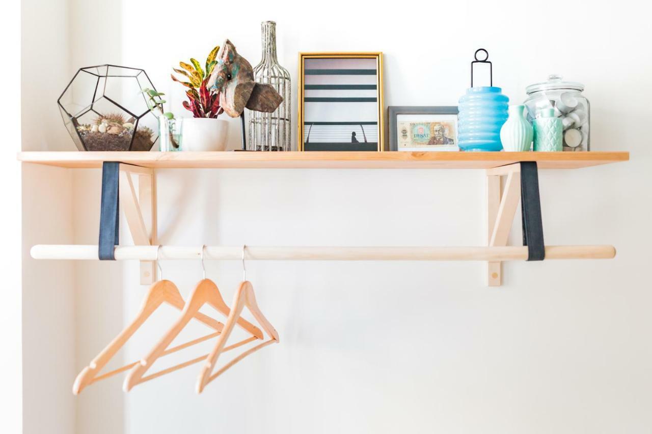 Trendy Local Apartment Prague Extérieur photo