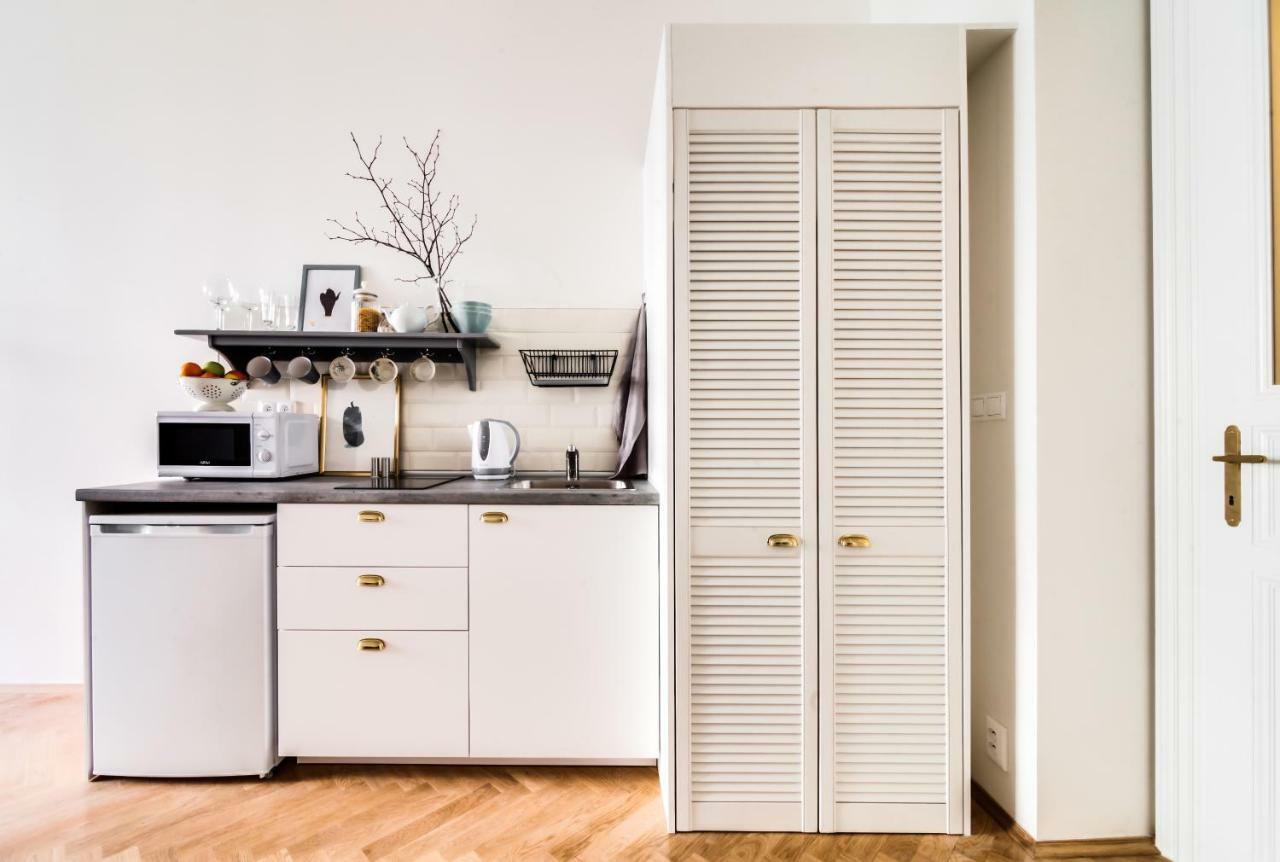 Trendy Local Apartment Prague Extérieur photo