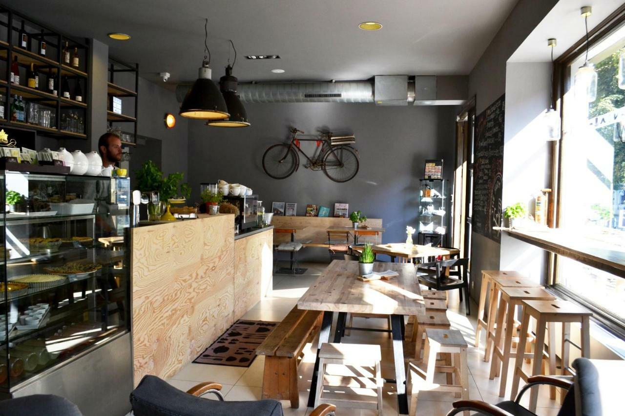 Trendy Local Apartment Prague Extérieur photo